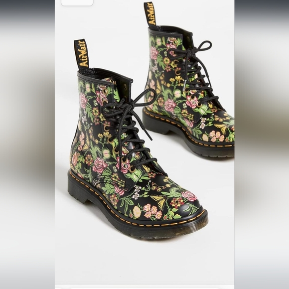 Dr. Martens Women's 1460 Bloom 8 Eye Boots Size 7 US - Picture 13 of 15